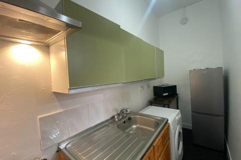 2 bedroom flat to rent, Ratcliffe Terrace, Newington, Edinburgh, EH9