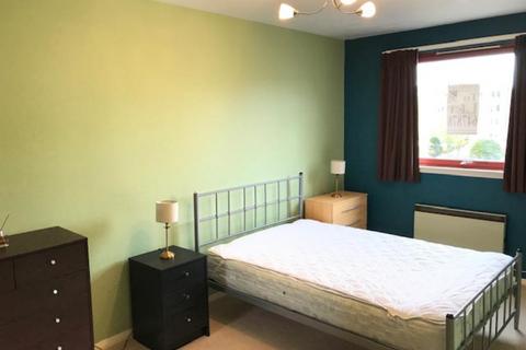 2 bedroom flat to rent, 80 Headland Court, Aberdeen, AB10 7HW