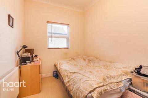 1 bedroom apartment to rent, Madeley Road,, London,