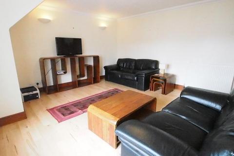3 bedroom flat to rent, Westburn Road, Aberdeen, AB25