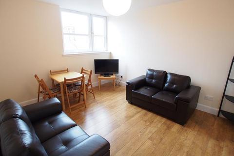 2 bedroom flat to rent - Fraser Street, Top Right,