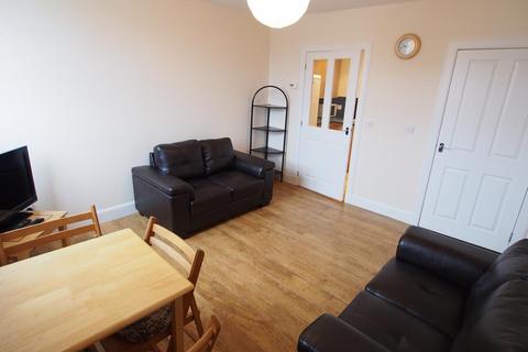 2 bedroom flat to rent - Fraser Street, Top Right,