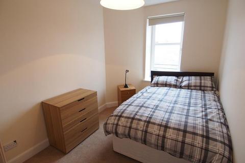 2 bedroom flat to rent - Fraser Street, Top Right,