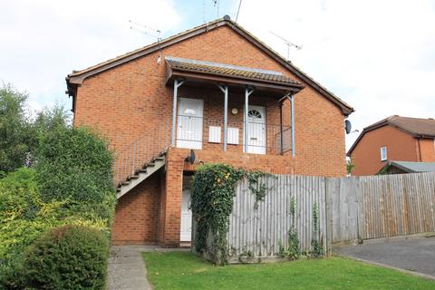 Studio to rent, St Peters Gardens, Wrecclesham, Farnham GU10