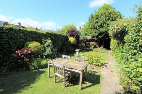 3 bedroom terraced house to rent, Fernhurst Road, Addiscombe, CR0