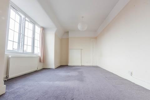 4 bedroom flat to rent, Golders Green Road, Golders Green