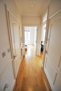 2 bedroom apartment to rent, Holloway Road, N7