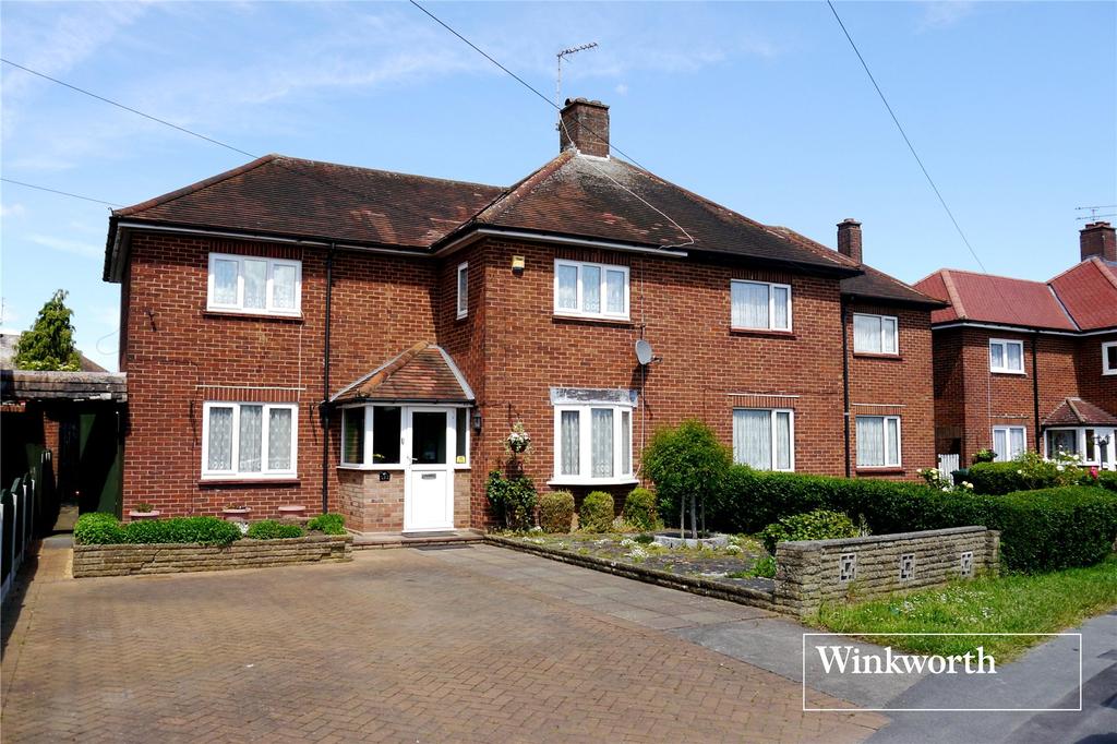 Mays Lane, Herts, EN5 3 bed semidetached house £540,000