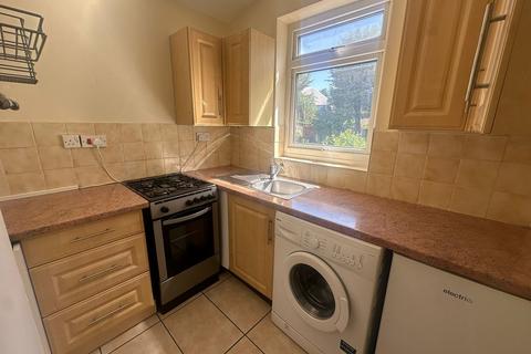 1 bedroom apartment to rent, Chelsham Road, South Croydon
