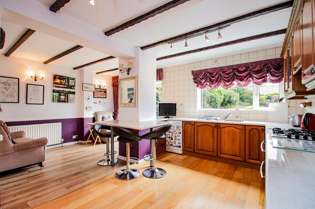 Shawe Hall Avenue, Flixton, Manchester, M41 3 bed semidetached house