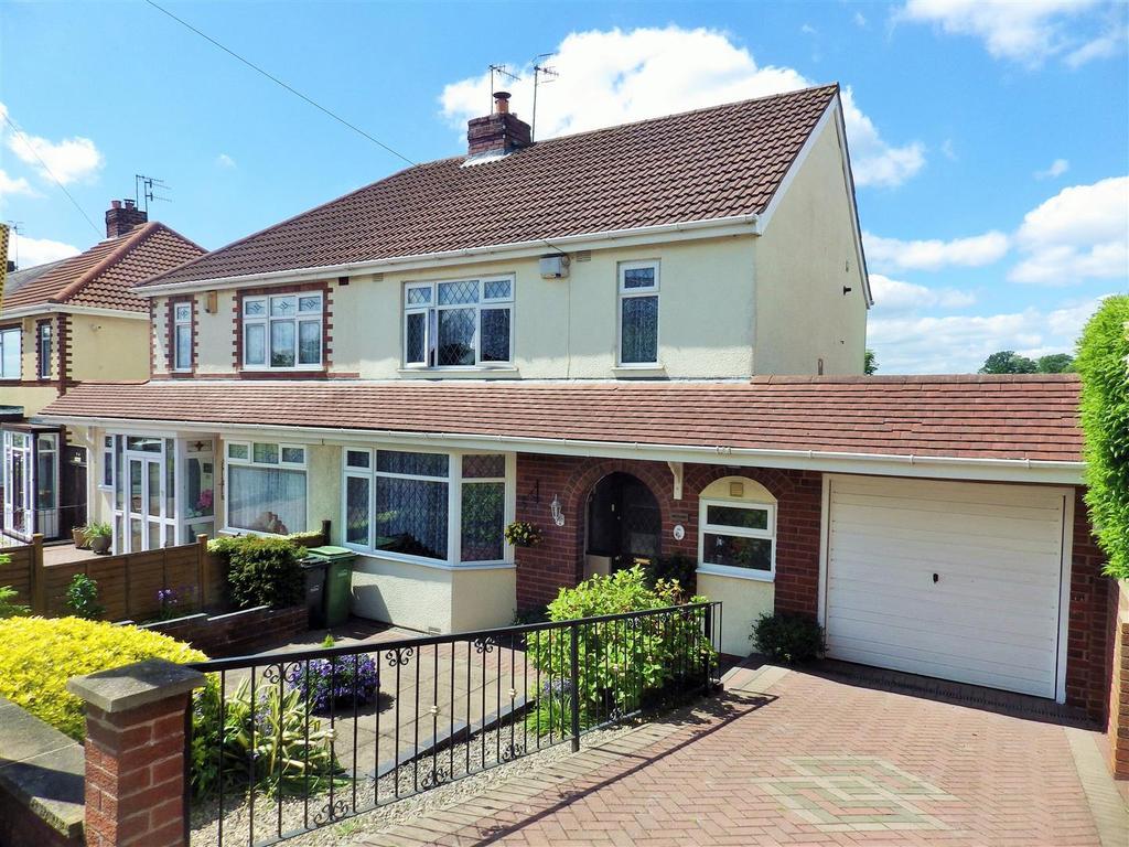 Lodgefield Road, Halesowen 3 bed semidetached house £230,000