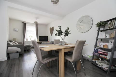 3 bedroom terraced house to rent, Bank Street, Penygraig CF40 1PJ