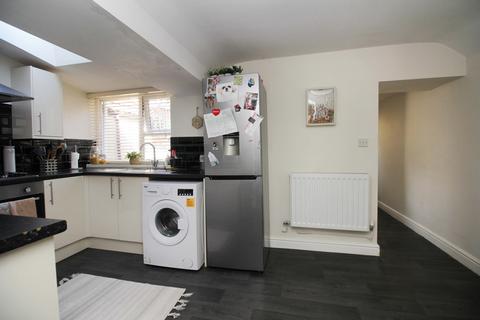 3 bedroom terraced house to rent, Bank Street, Penygraig CF40 1PJ