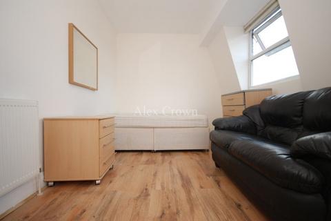 4 bedroom flat to rent, Brecknock Road, Camden Town