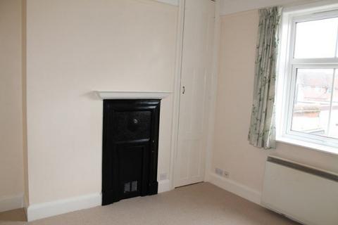 2 bedroom flat to rent, Swan Street, Petersfield GU32