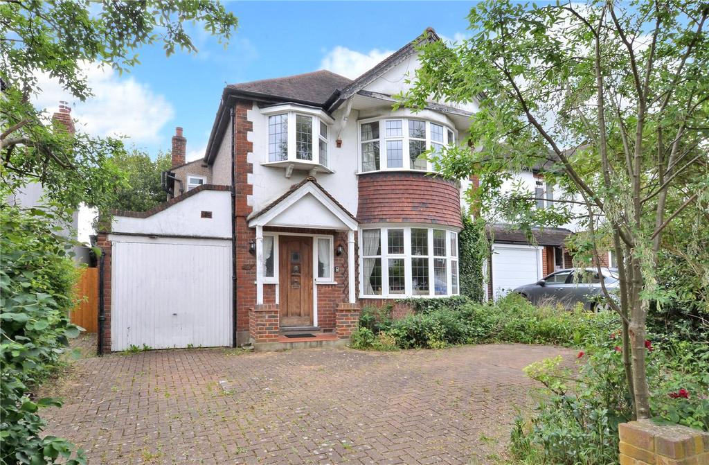 Kingsmead Avenue, Worcester Park, KT4 3 bed detached house £749,950
