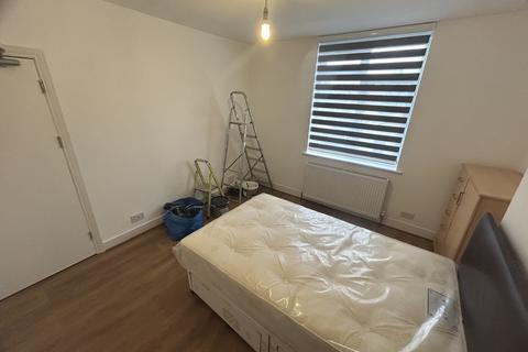 House share to rent, Church Road, Enfield, Y EN3