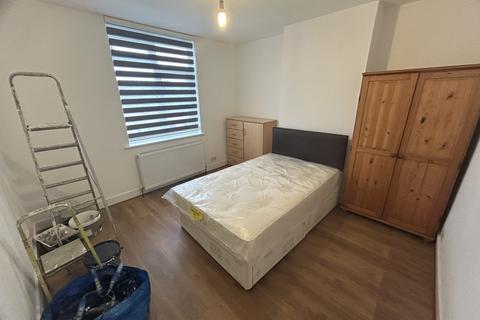 House share to rent, Church Road, Enfield, Y EN3