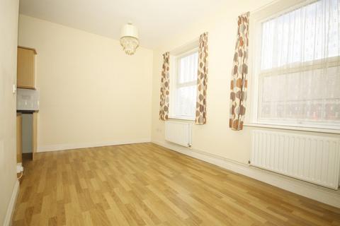 1 bedroom flat to rent, The Courtyard, Sittingbourne