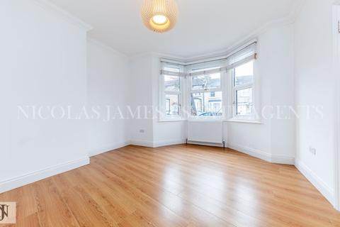 2 bedroom apartment to rent - Glenthorne Road,Friern Barnet, London N11