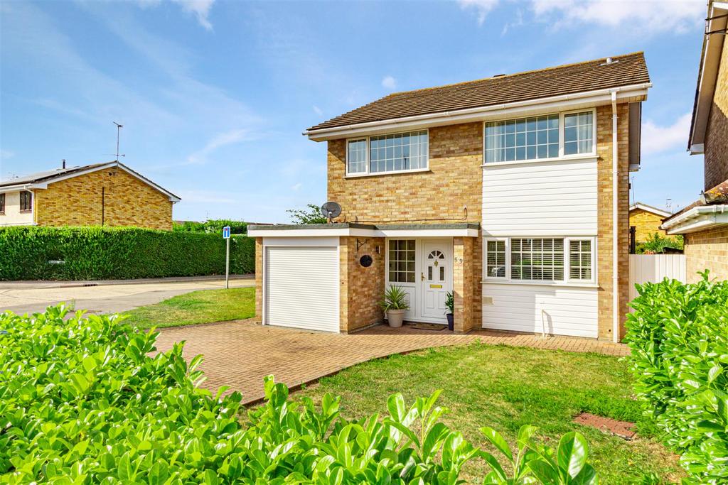 Maple Way, BurnhamOnCrouch 4 bed detached house £385,000