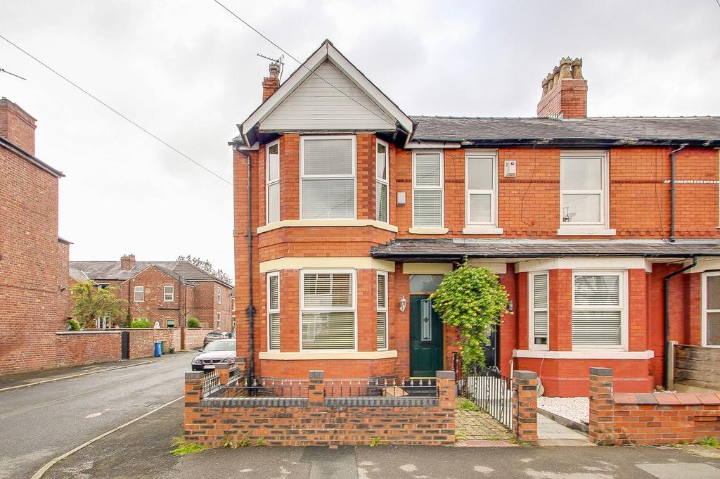 Roseneath Road, Urmston, Manchester, M41 3 bed end of terrace house £