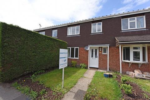 3 bedroom terraced house to rent, Drake Close, Finchampstead