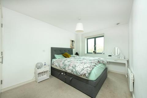 2 bedroom flat to rent - Uxbridge Road, W3