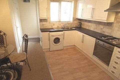 2 bedroom terraced house to rent, Peacock Lane