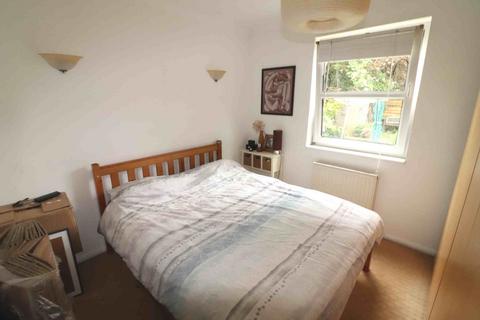 2 bedroom flat to rent, Felmingham Road, Anerley