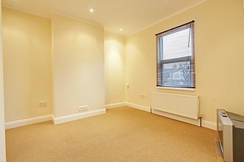 2 bedroom apartment to rent, Cecil Avenue, Enfield, Middlesex, EN1