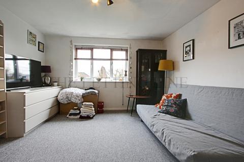 2 bedroom apartment to rent, Linwood Crescent, Enfield, Middlesex, EN1