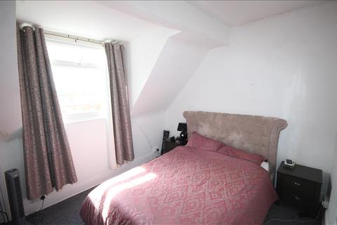 4 bedroom semi-detached house for sale - London Road, Stoke-on-trent, ST4