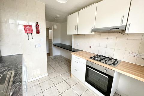 3 bedroom flat to rent, Homerton High Street, London E9