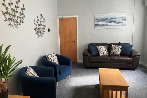 1 bedroom in a house share to rent, Station Road, Llanelli, Carmarthenshire. SA15 1YS