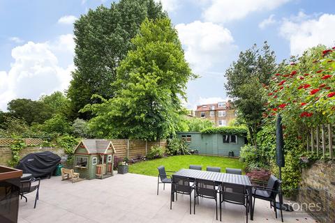 4 bedroom apartment to rent, Greencroft Gardens, London, NW6