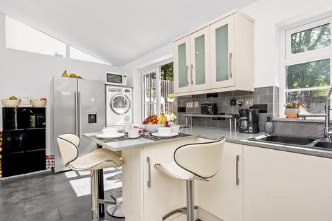 51 Ashgrove Road, Bromley, BR1 4JN