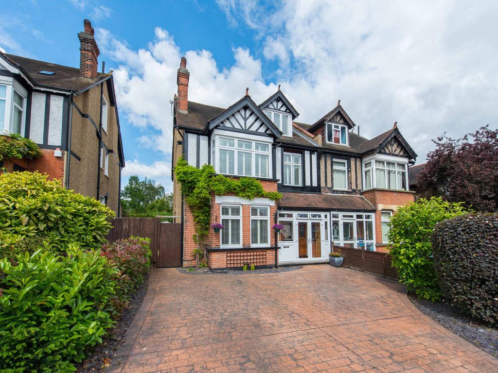 Dalmeny Road, Carshalton 6 bed semidetached house £839,950