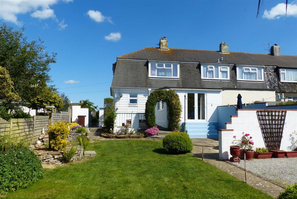 Moresk Road, Truro 3 bed semidetached house £195,000
