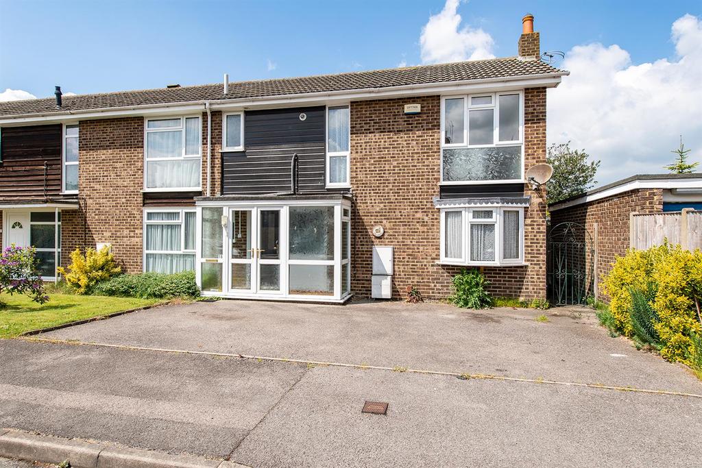 Farm Crescent, South Sittingbourne 3 bed end of terrace house £270,000