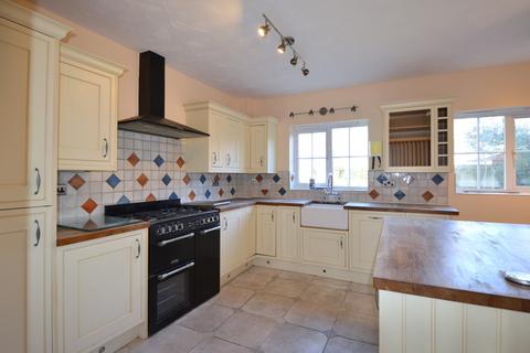 4 bedroom detached house to rent, Saxon Way, Cheddar