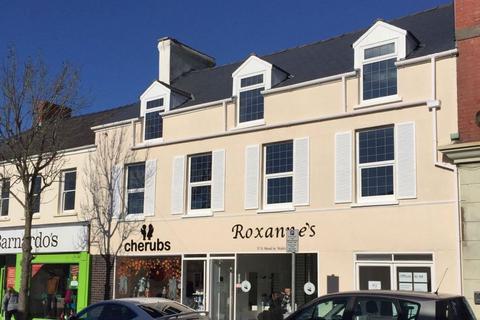 Flat to rent - Charles Street, Milford Haven, SA73