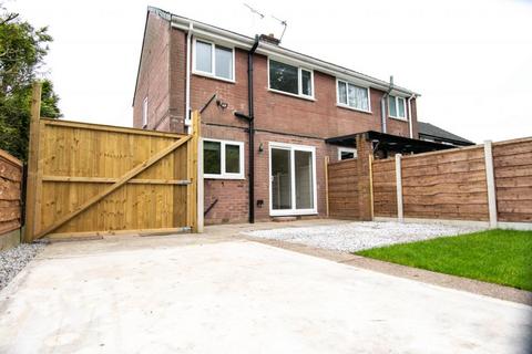 3 bedroom semi-detached house to rent, Brook Drive, Manchester, M29