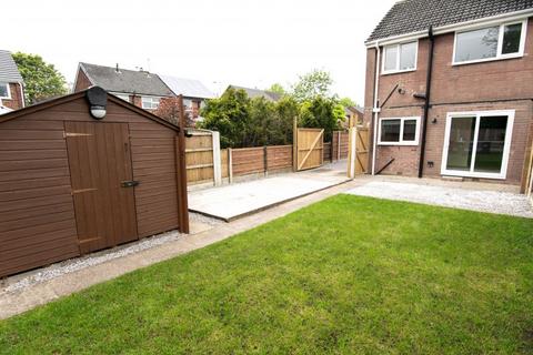 3 bedroom semi-detached house to rent, Brook Drive, Manchester, M29