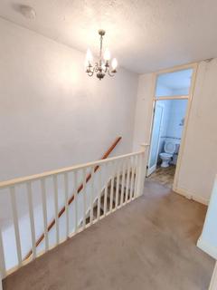 3 bedroom terraced house to rent, Cypress Grove, Ilford, IG6