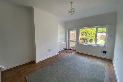 3 bedroom maisonette to rent, Wimborne Road East, Ferndown, BH22 9NH