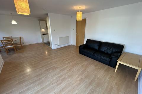 2 bedroom flat to rent, Pinegrove Gardens, Barnton, Edinburgh, EH4