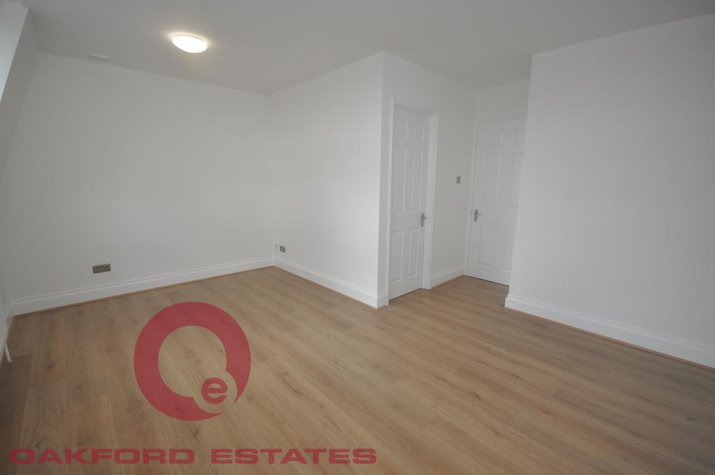 Apartment in Euston - View 5