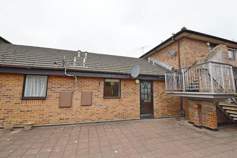 1 bedroom flat to rent, Linden Drive, Liss, GU33