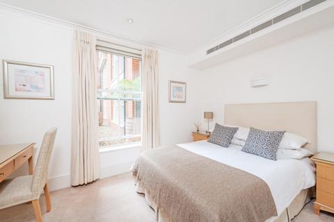 2 bedroom ground floor flat to rent, Coleridge Gardens, Chelsea SW10